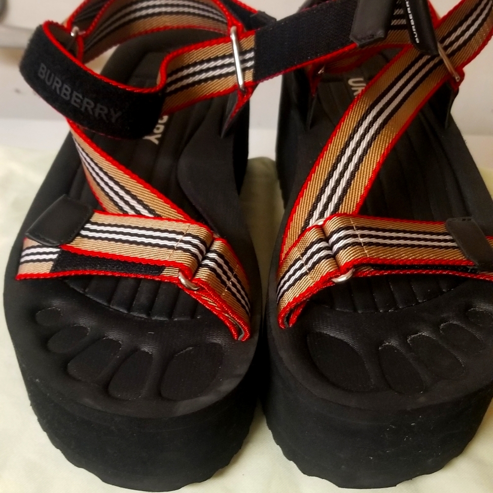 BURBERY SANDALS